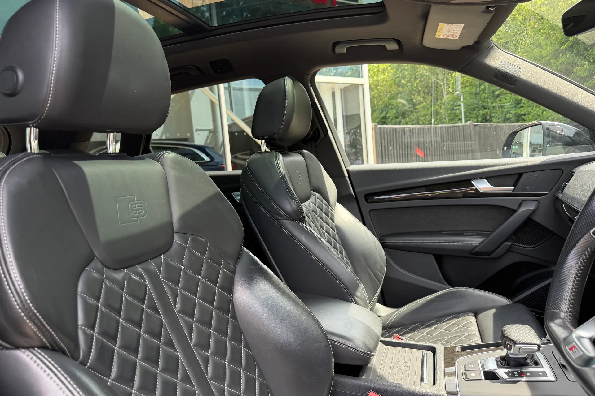 Audi Q5 thumbnail image number 28