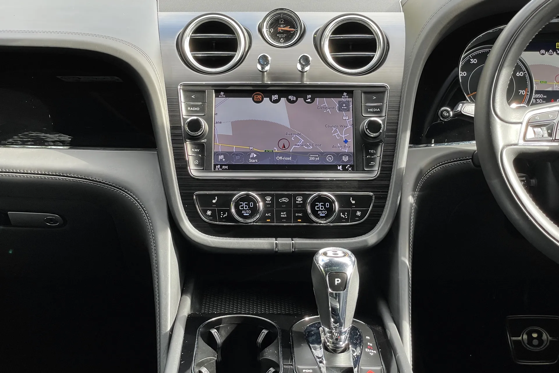 Bentley BENTAYGA V8 AUTO thumbnail image number 36