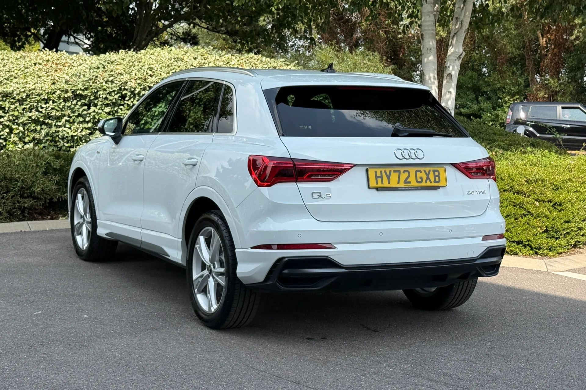 Audi Q3 thumbnail image number 17