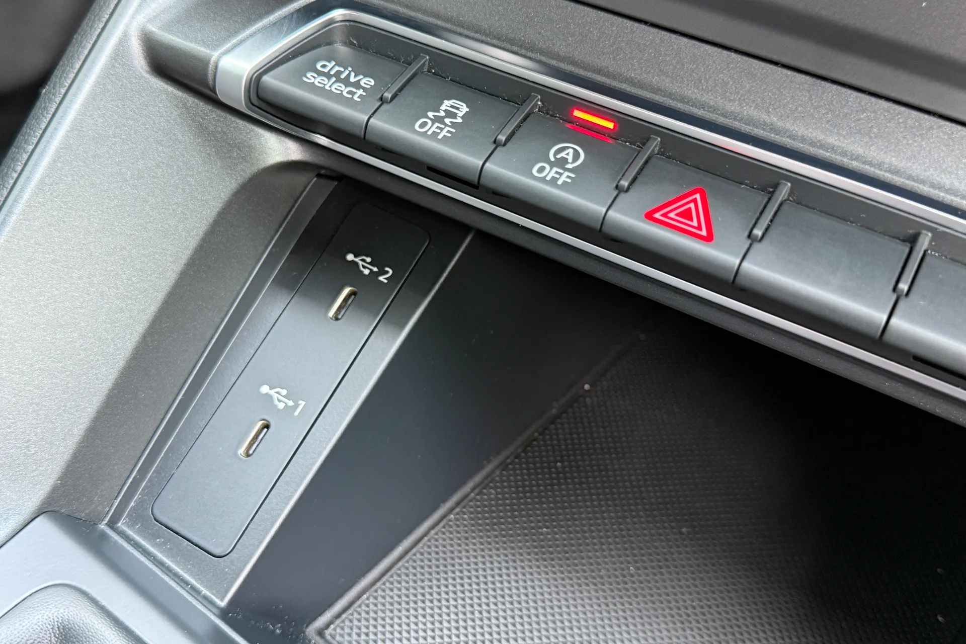 Audi Q3 thumbnail image number 34