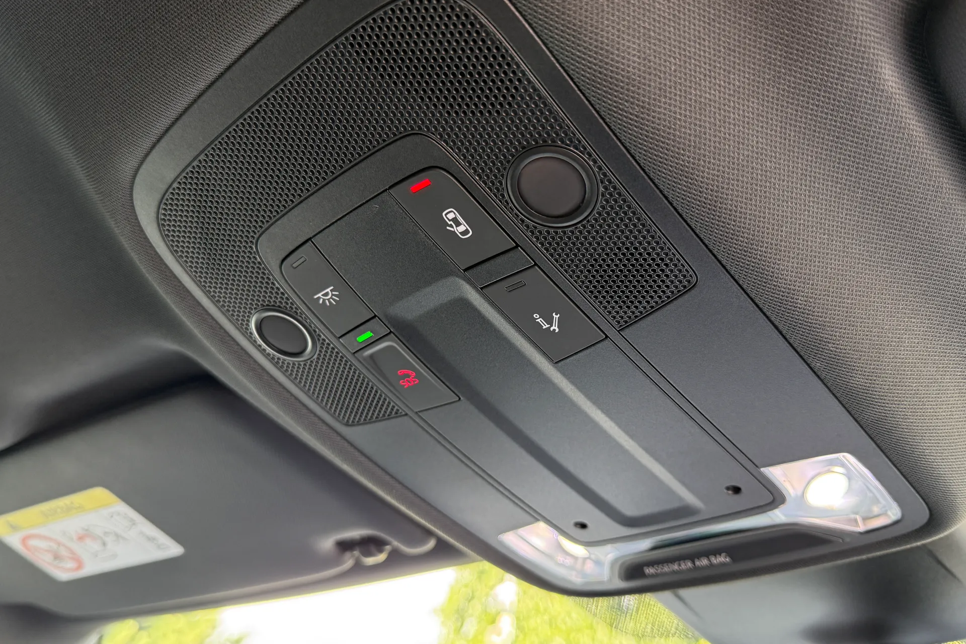 Audi Q3 thumbnail image number 38