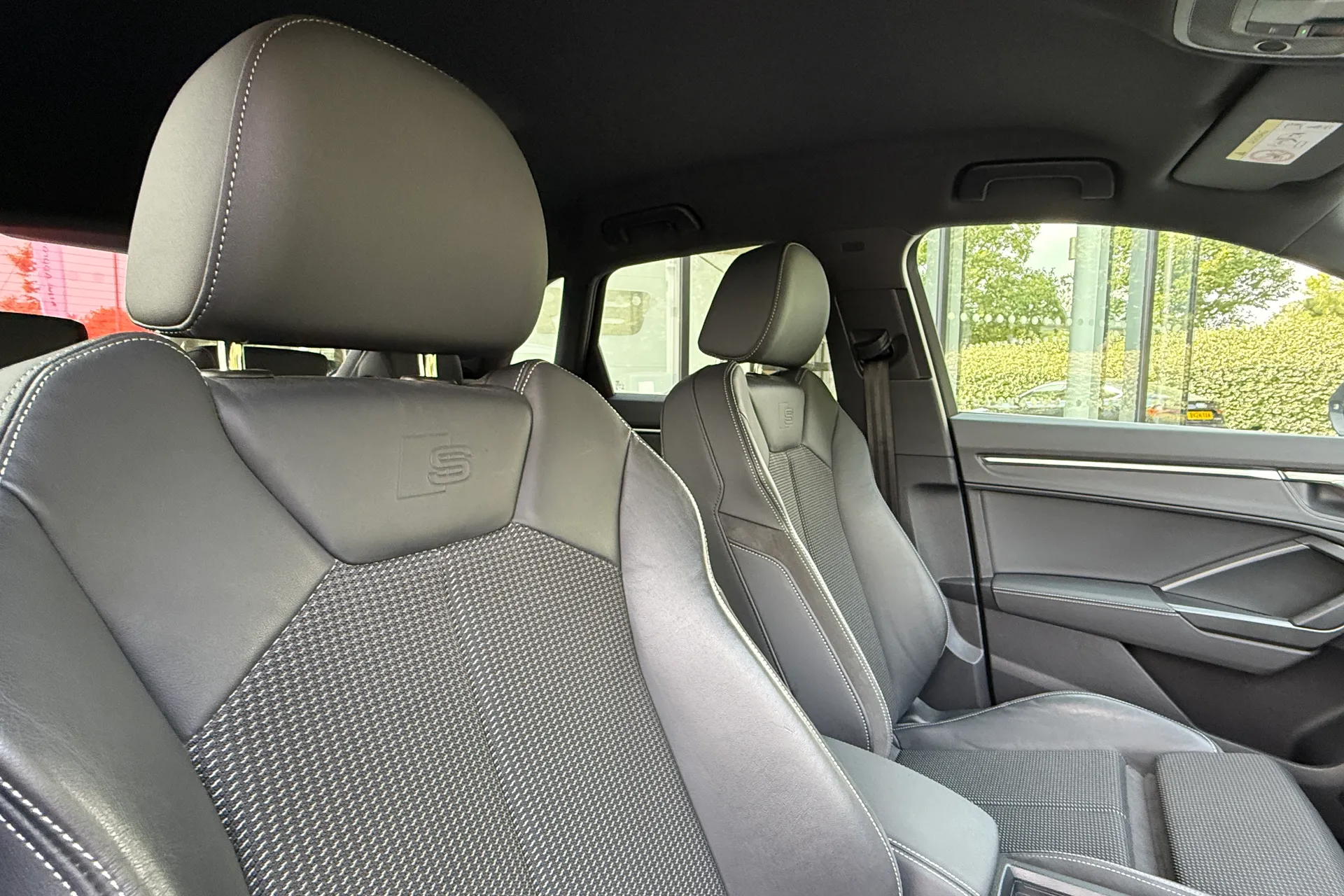 Audi Q3 thumbnail image number 33