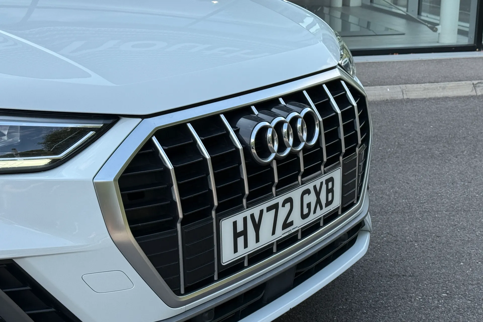 Audi Q3 thumbnail image number 12