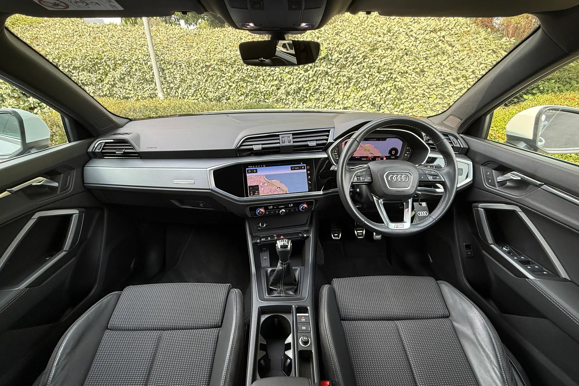 Audi Q3 thumbnail image number 4