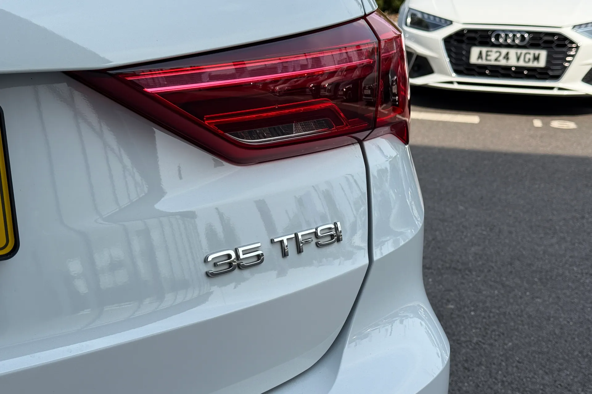 Audi Q3 thumbnail image number 42