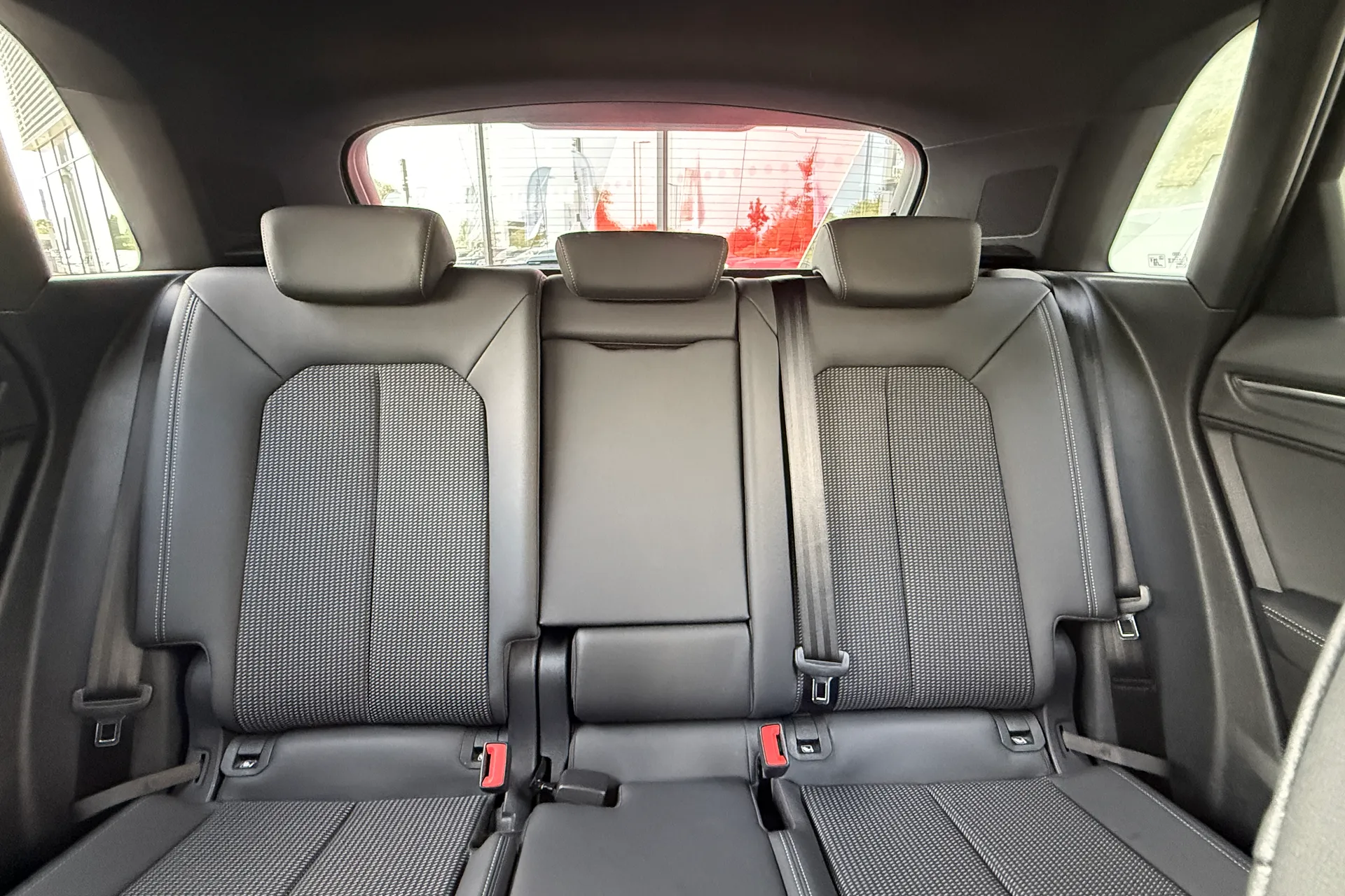 Audi Q3 thumbnail image number 41