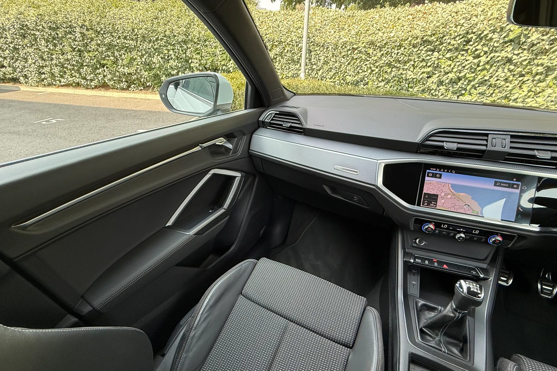 Audi Q3 thumbnail image number 50