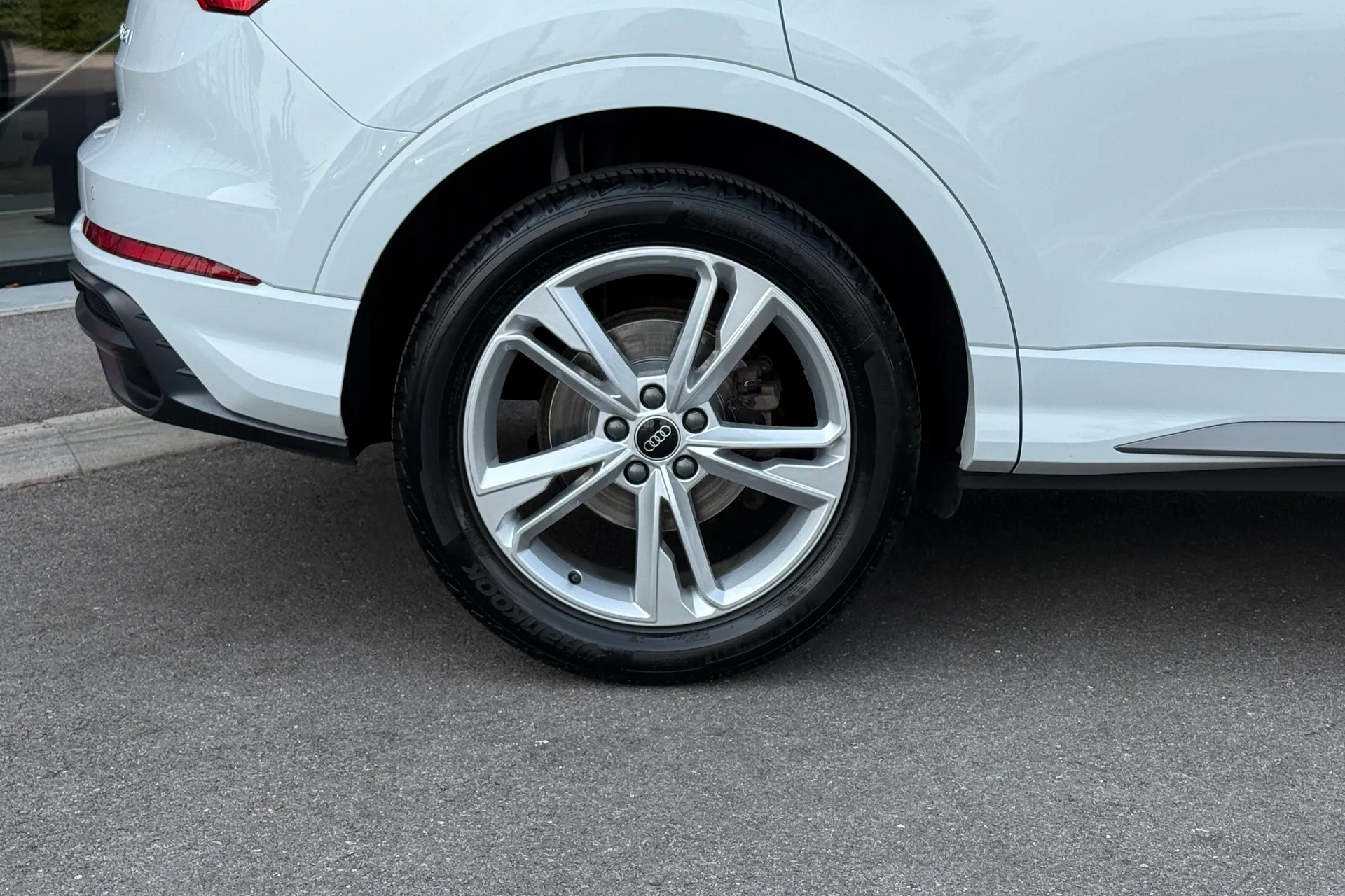 Audi Q3 thumbnail image number 25