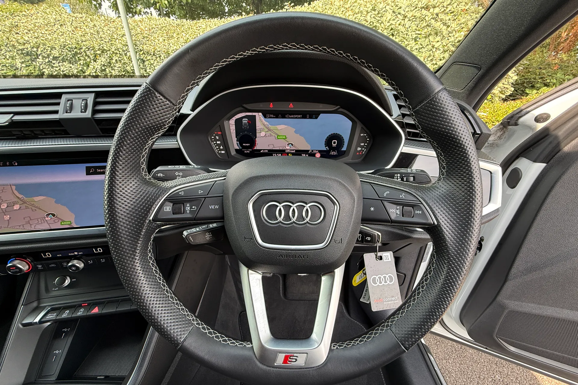 Audi Q3 thumbnail image number 15