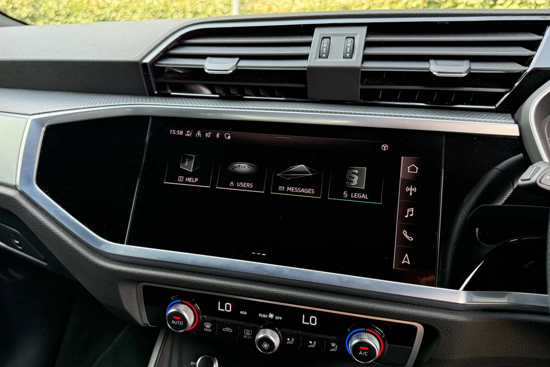 Audi Q3 thumbnail image number 30