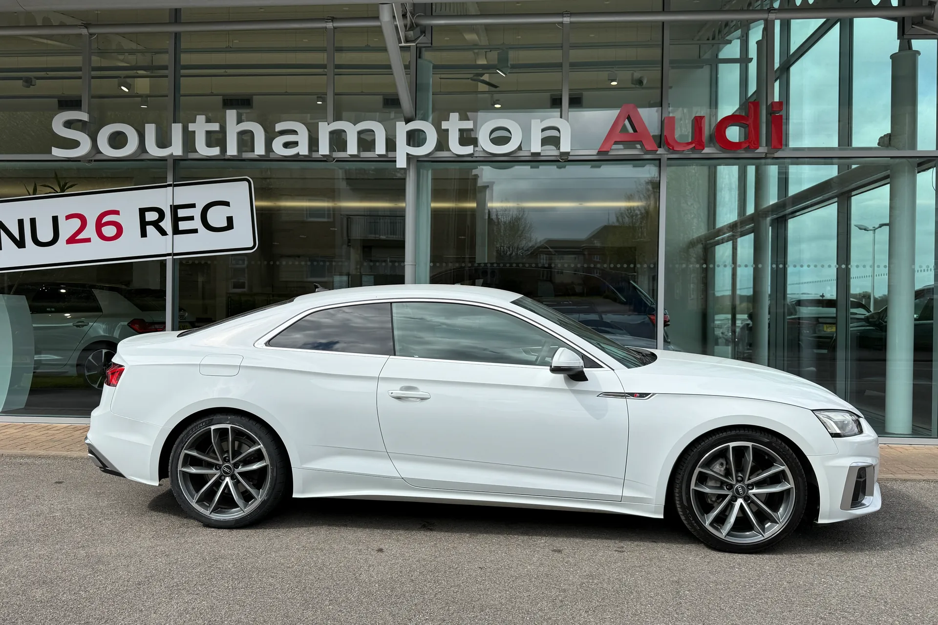 Audi A5 thumbnail image number 2
