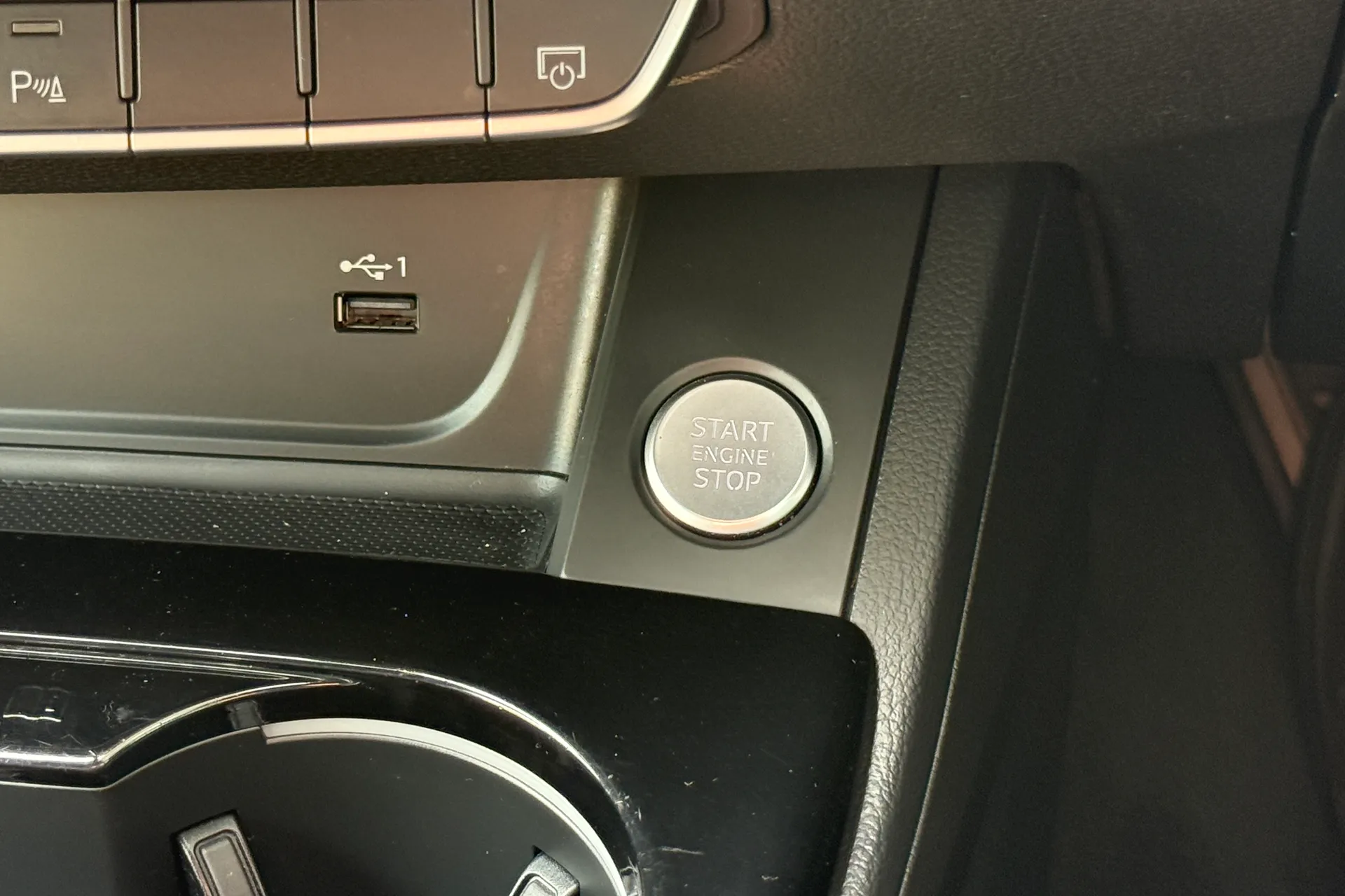 Audi A5 thumbnail image number 24