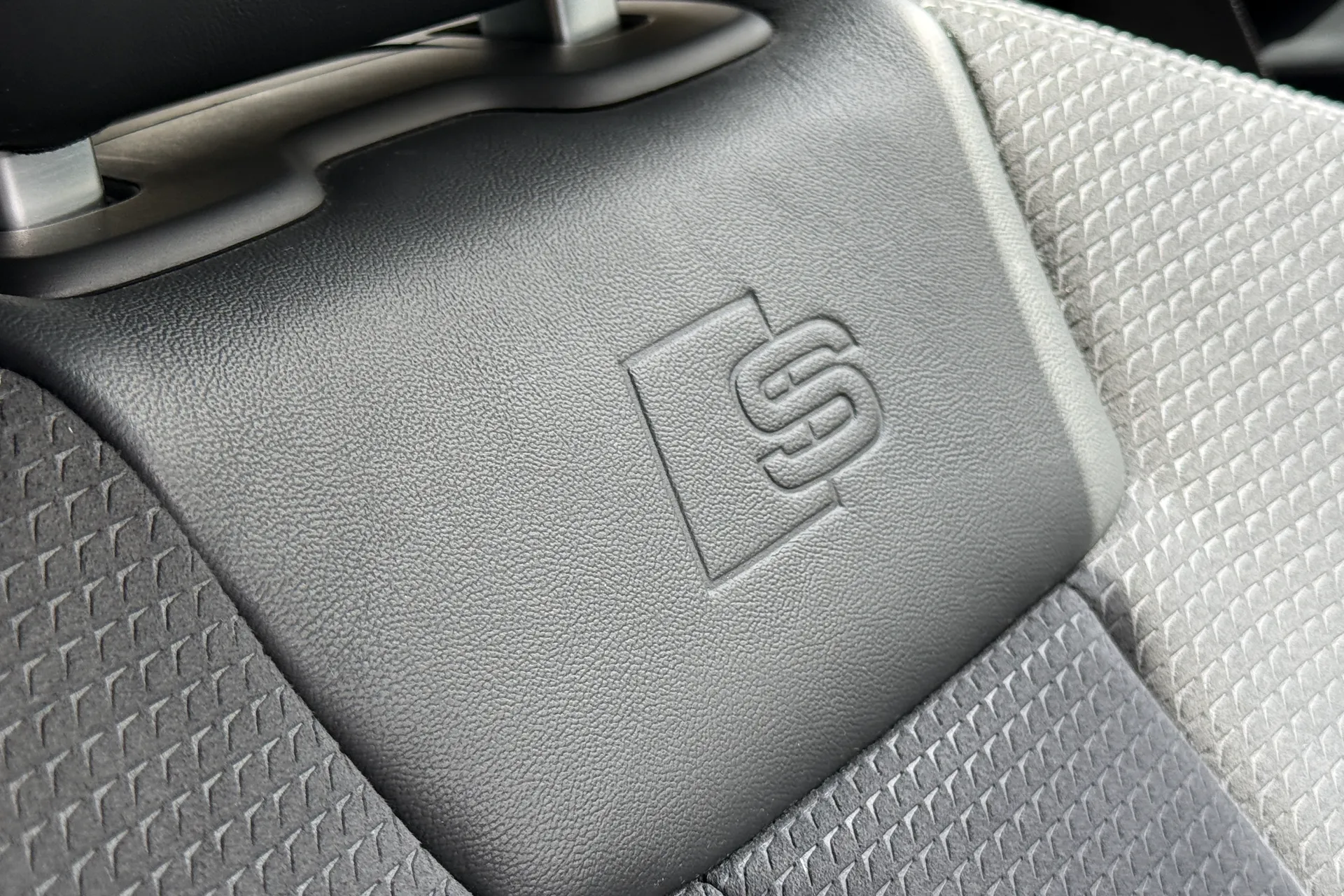 Audi A5 thumbnail image number 28