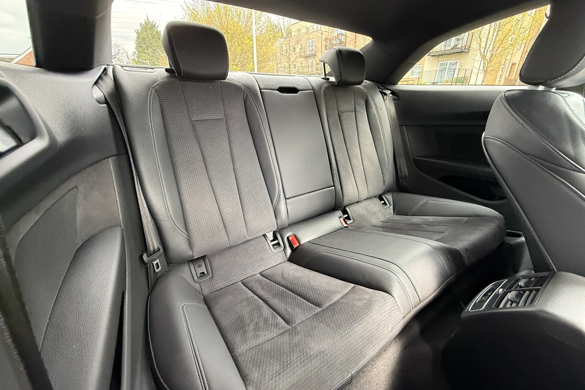 Audi A5 thumbnail image number 37