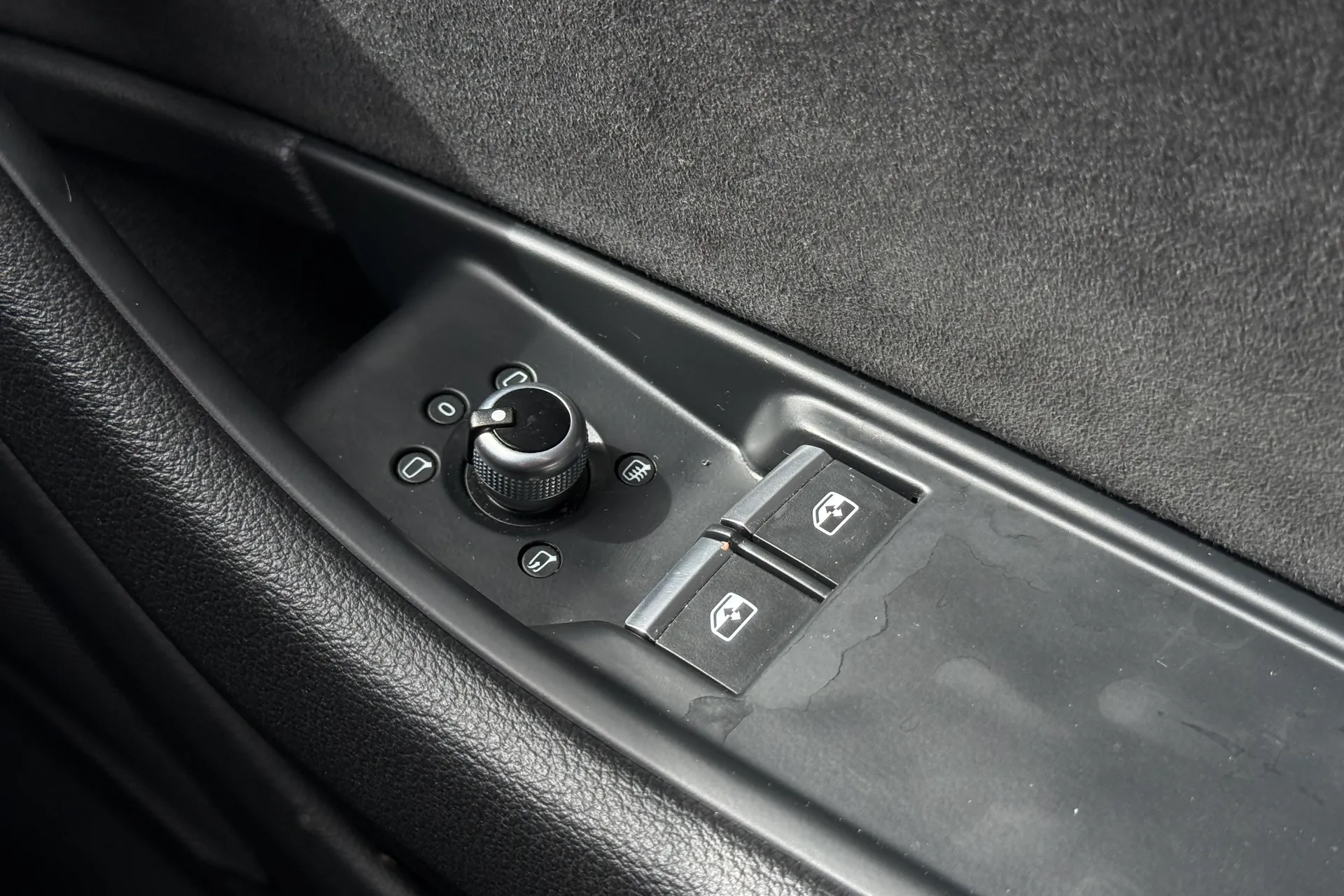 Audi A5 thumbnail image number 31