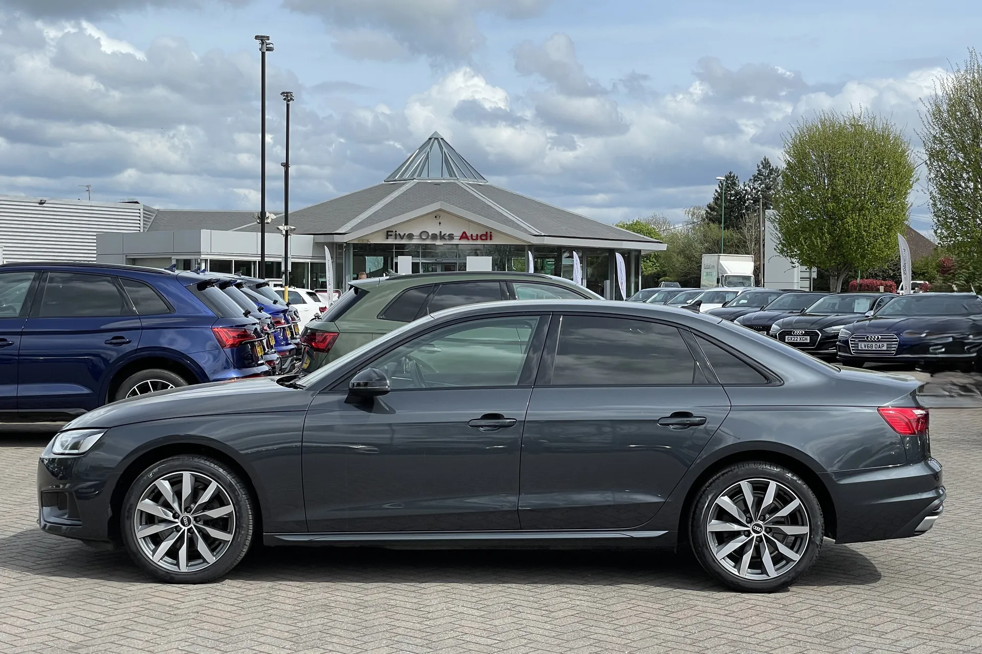 Audi A4 thumbnail image number 49