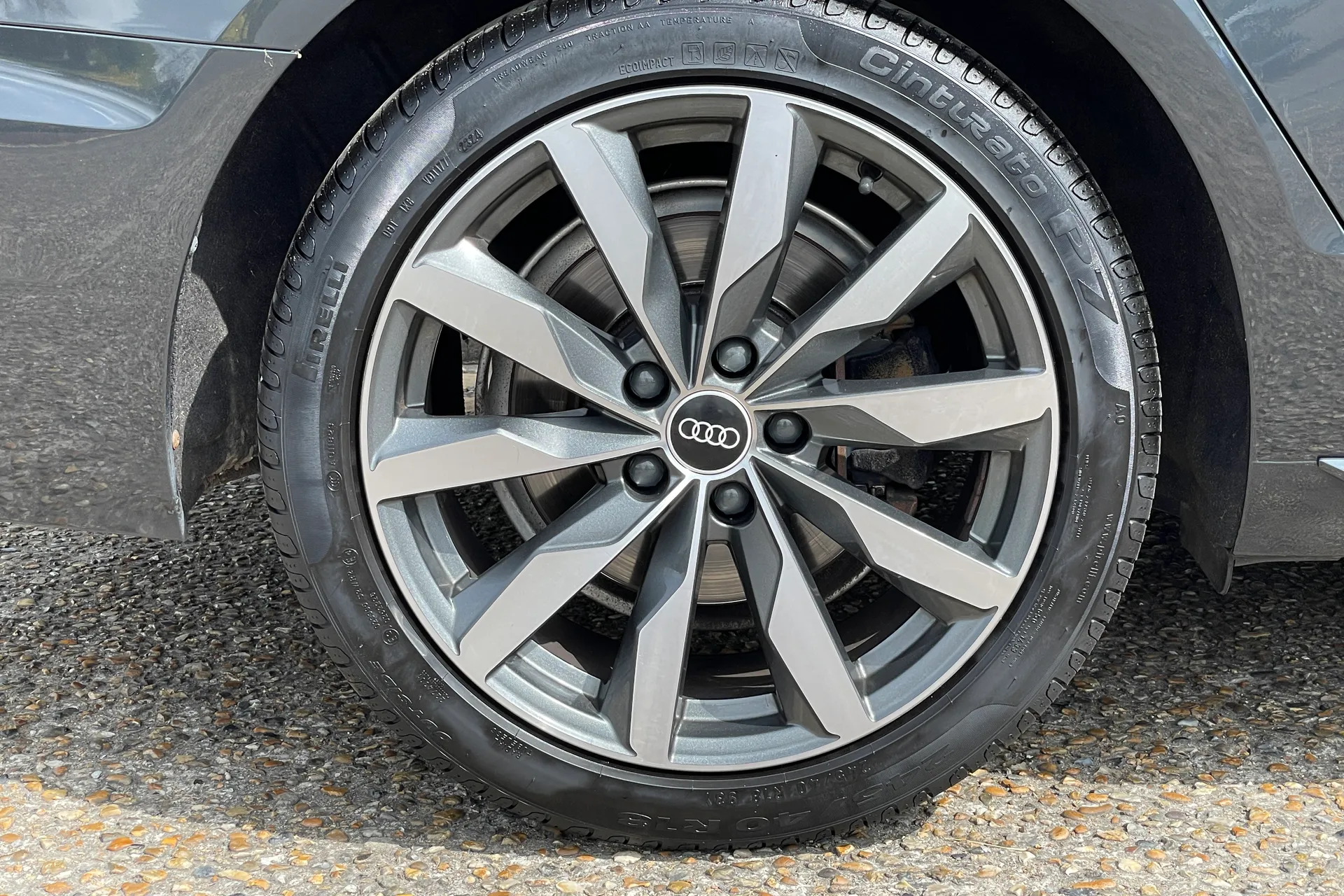 Audi A4 thumbnail image number 5
