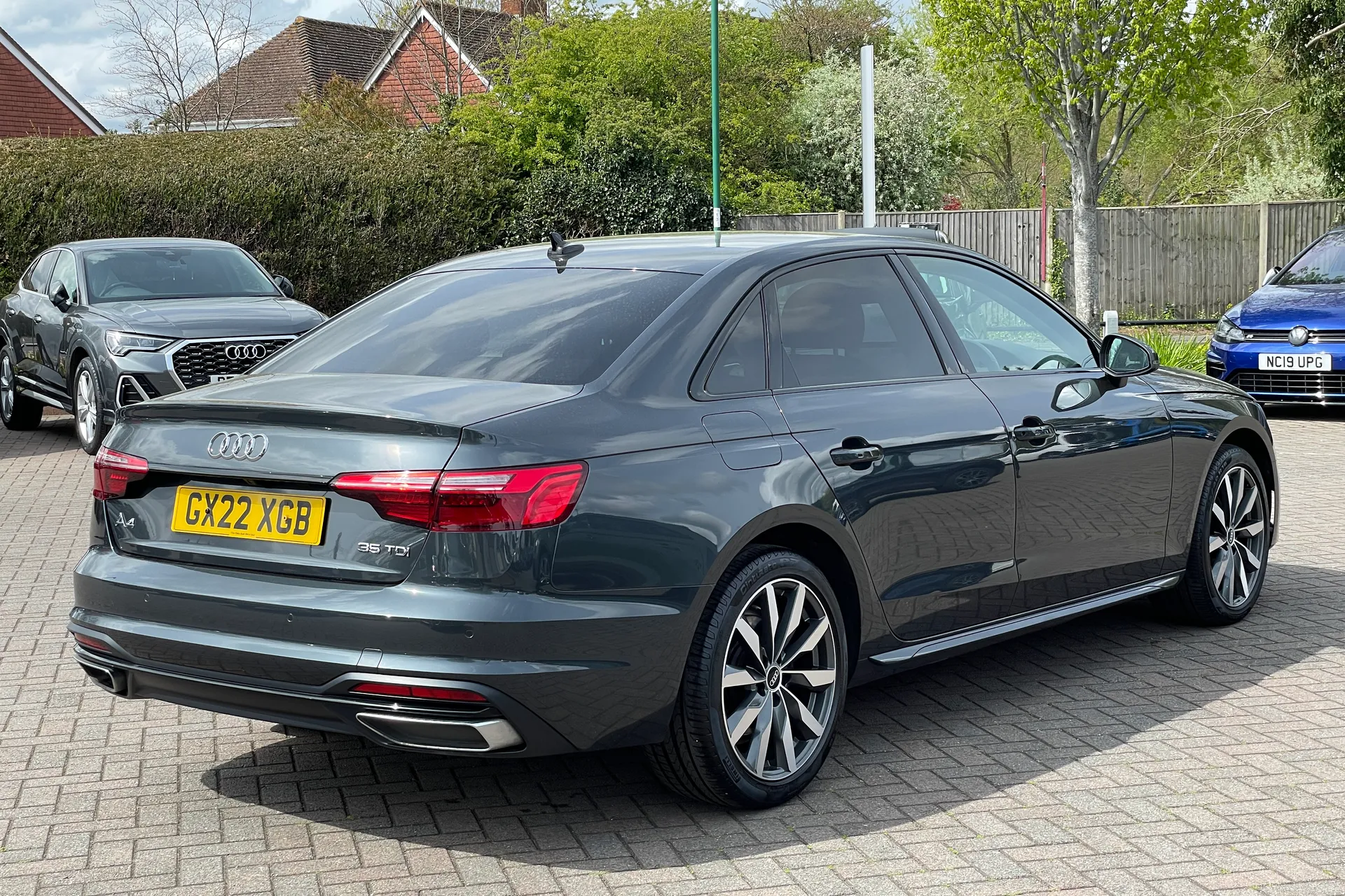 Audi A4 thumbnail image number 8