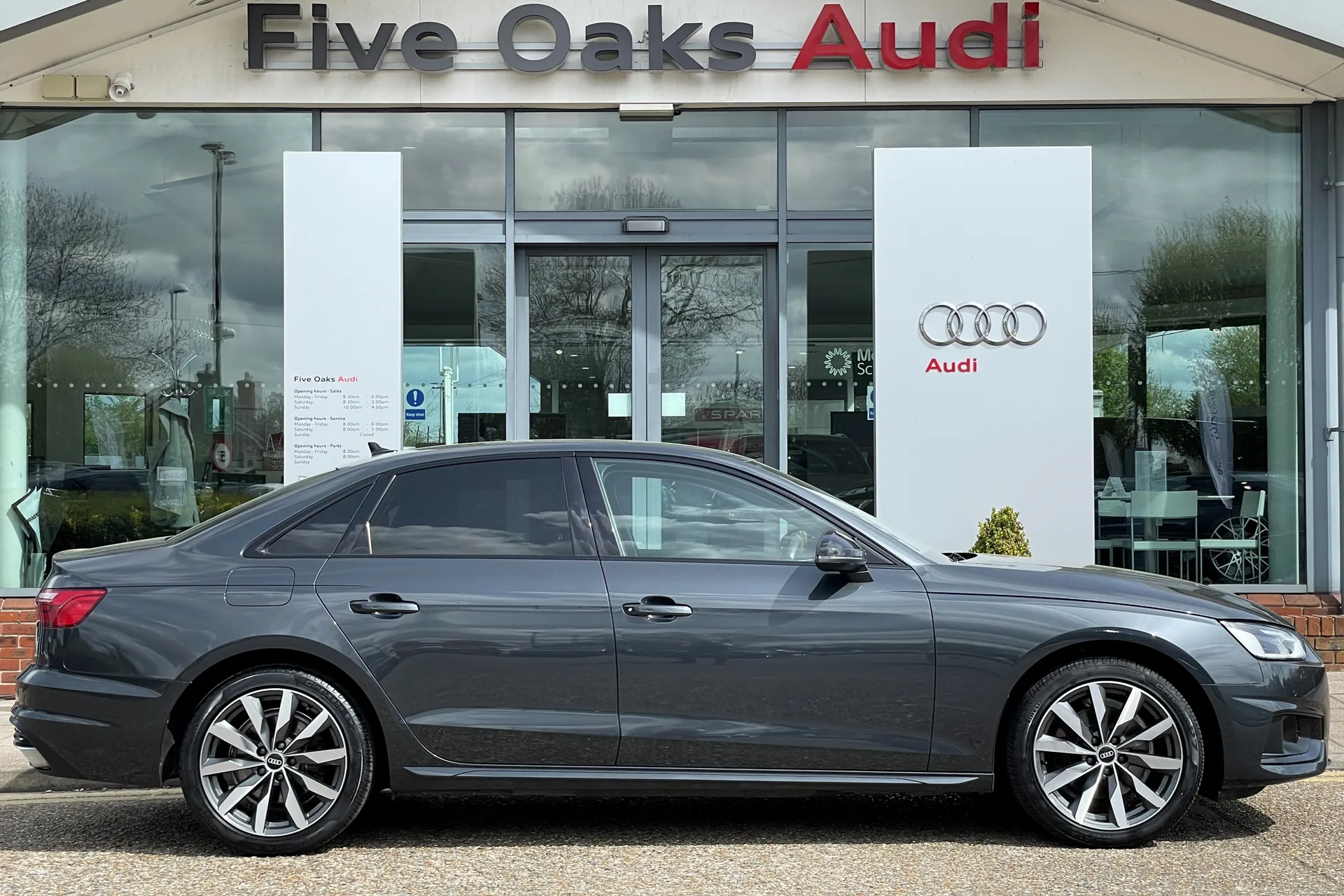 Audi A4 thumbnail image number 2