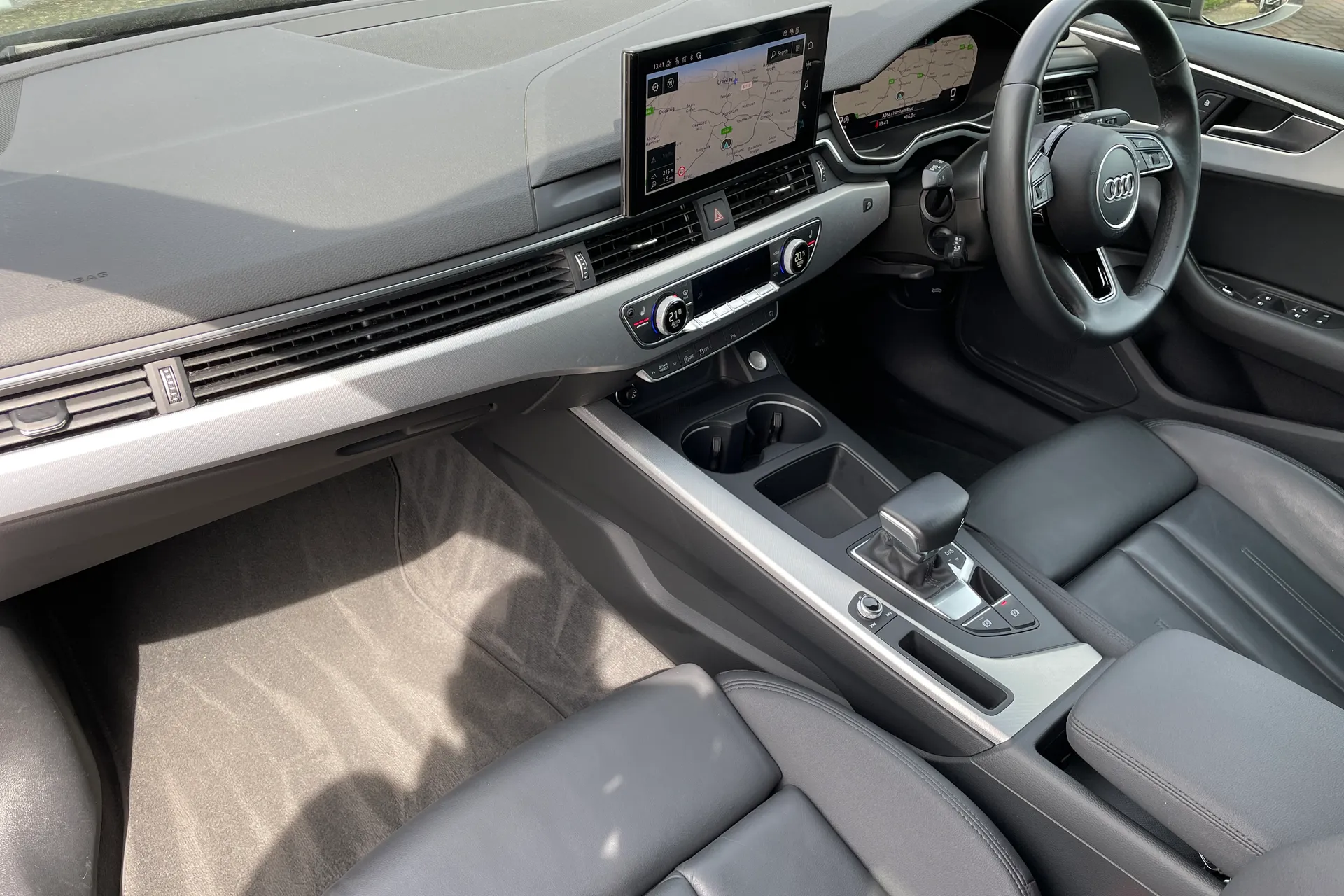 Audi A4 thumbnail image number 16