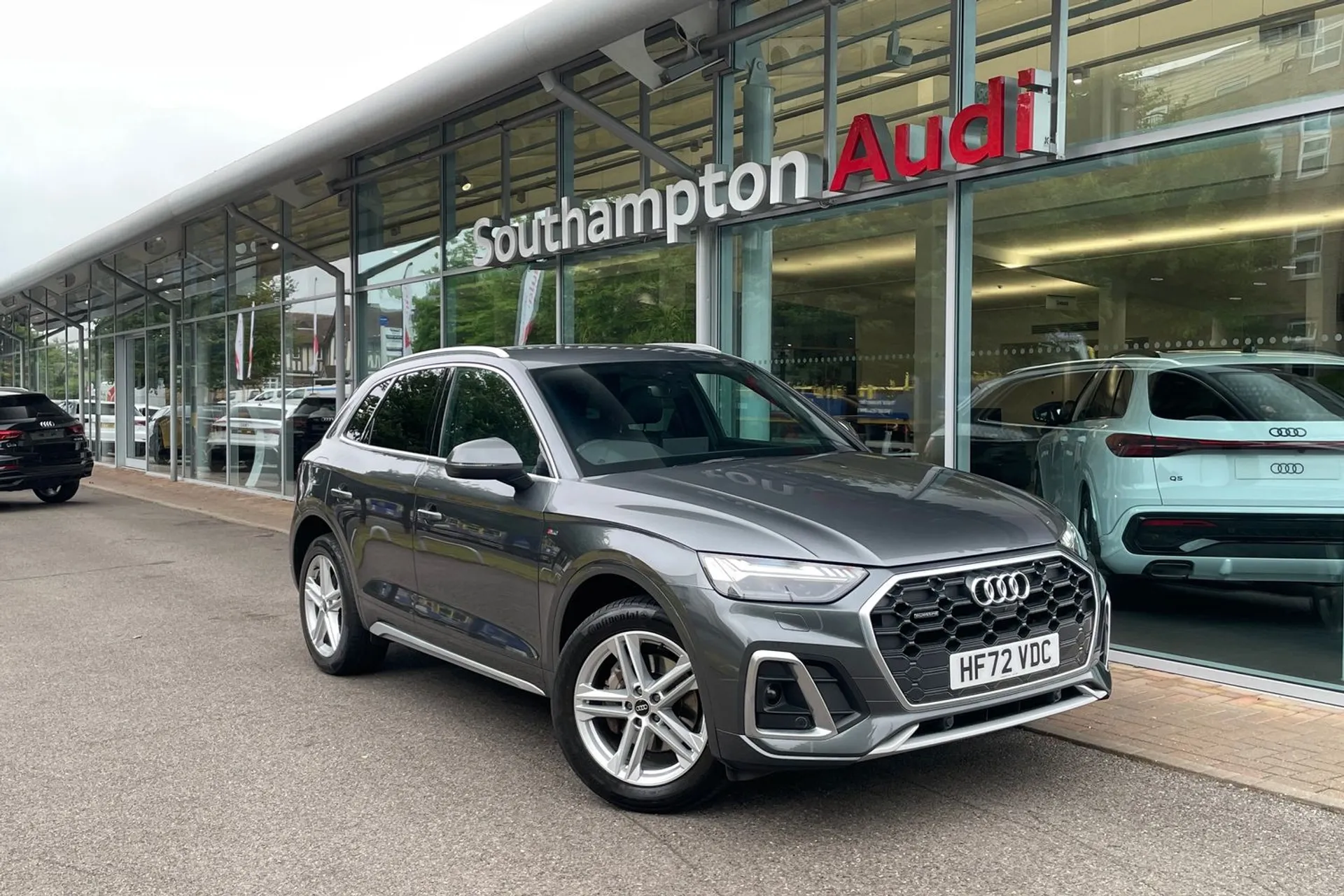 Audi Q5 focused image