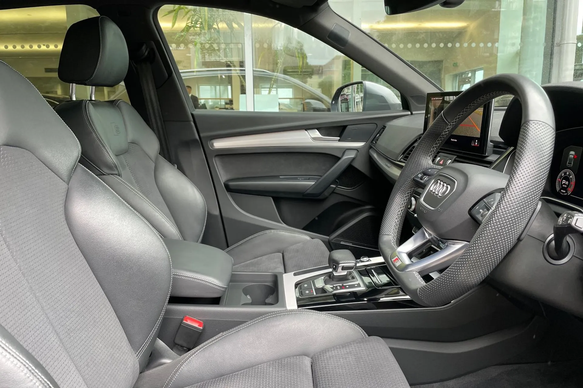 Audi Q5 thumbnail image number 24