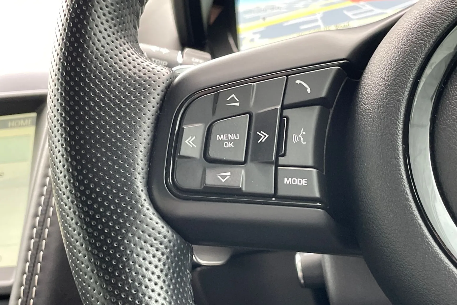 Jaguar F-TYPE thumbnail image number 27