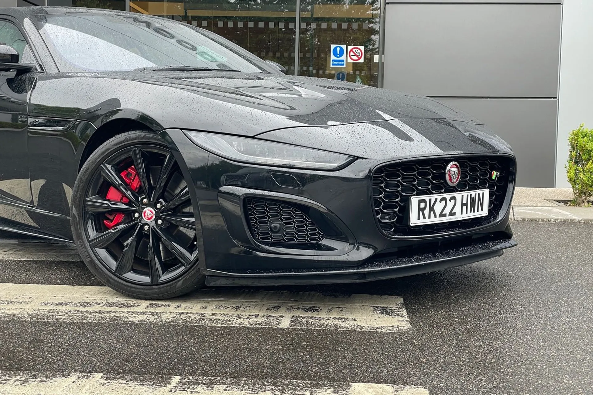 Jaguar F-TYPE thumbnail image number 32
