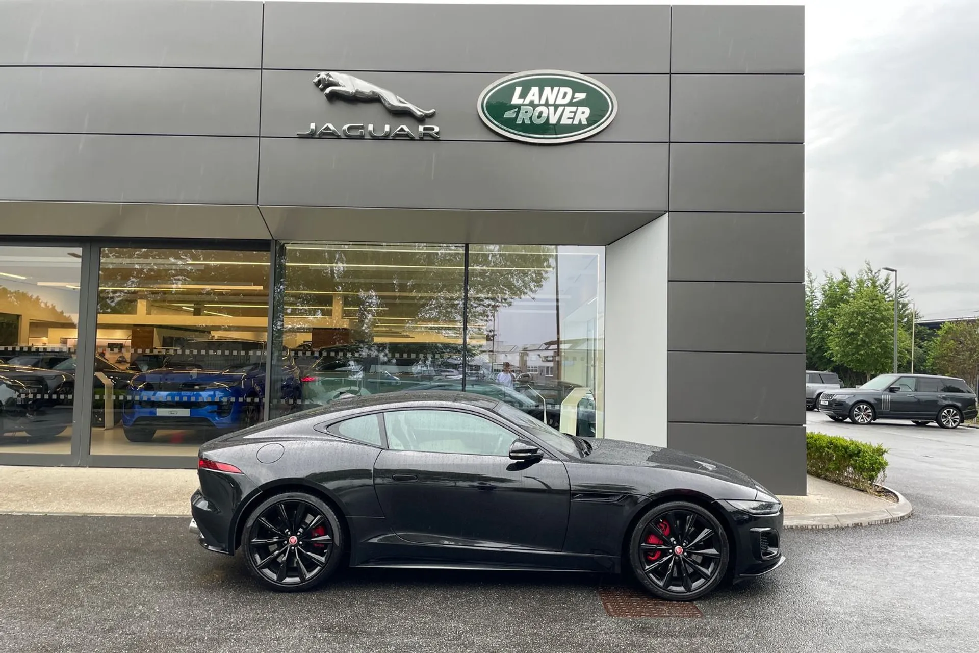 Jaguar F-TYPE thumbnail image number 2
