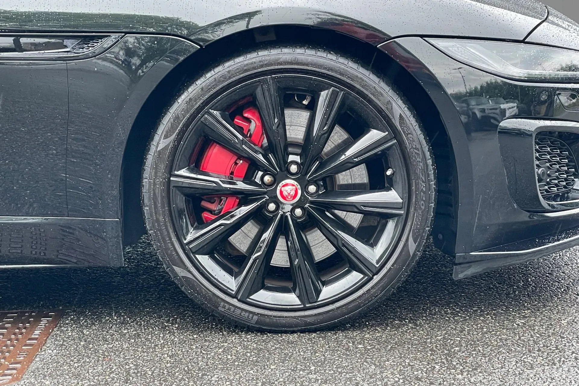Jaguar F-TYPE thumbnail image number 25