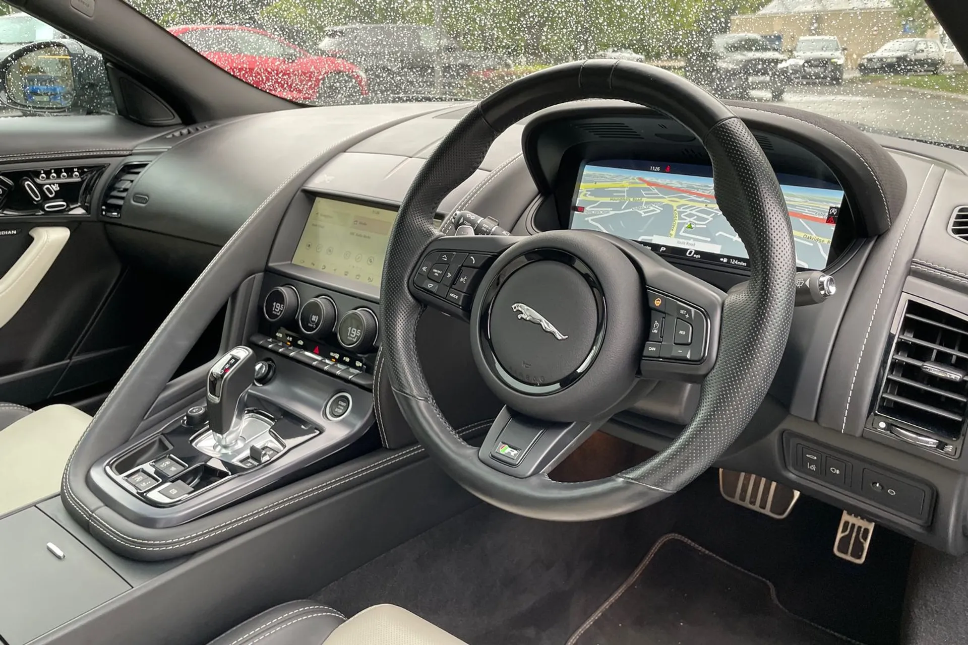 Jaguar F-TYPE thumbnail image number 33