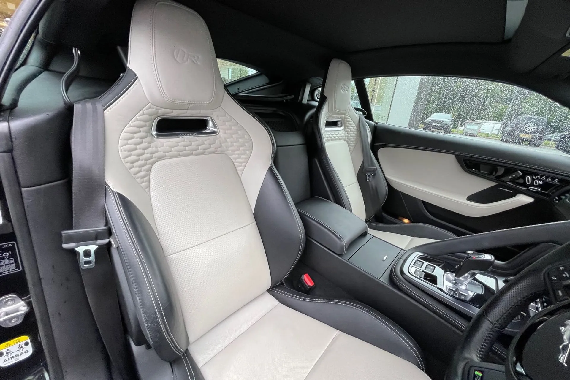 Jaguar F-TYPE thumbnail image number 44