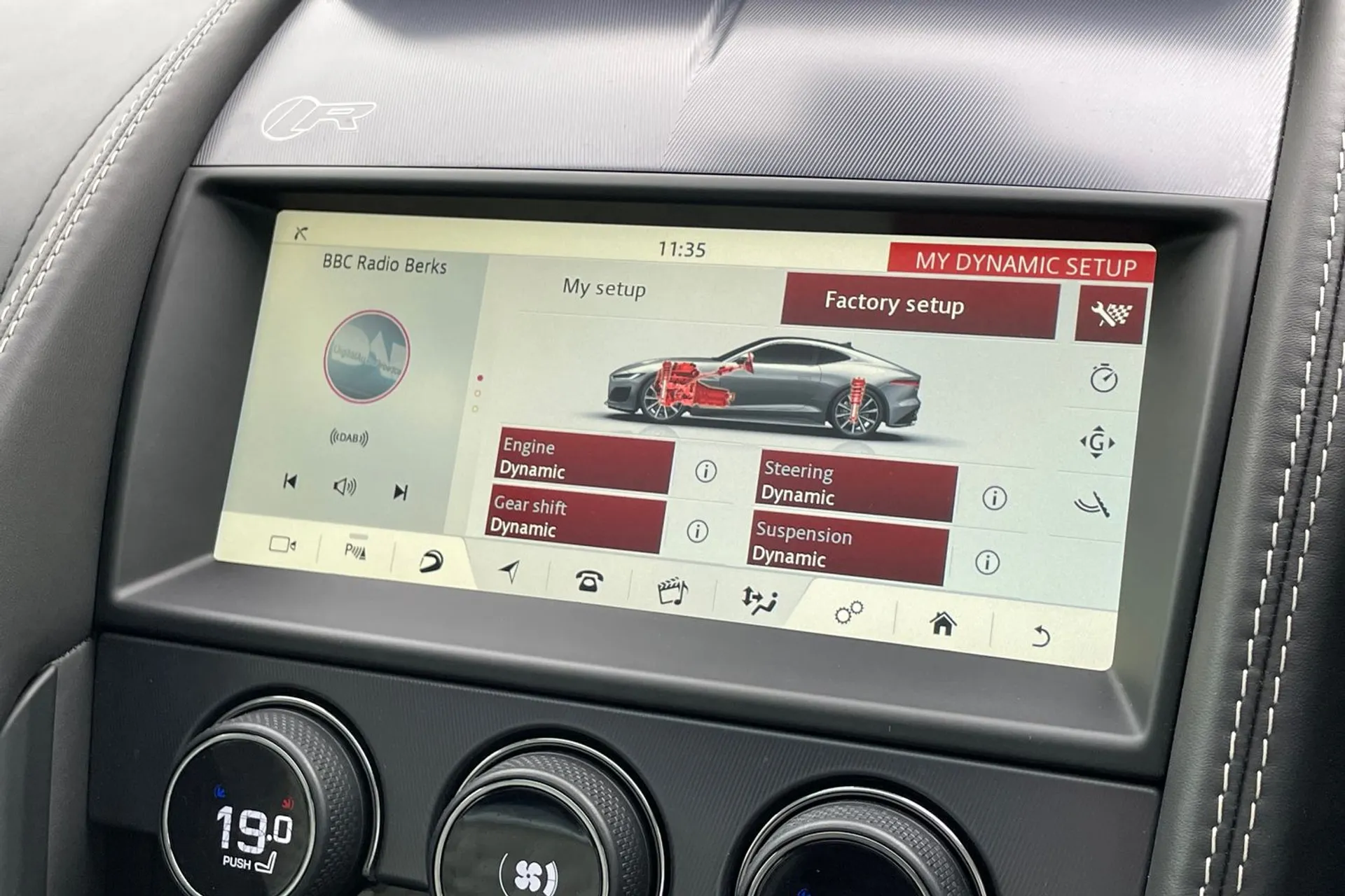 Jaguar F-TYPE thumbnail image number 38