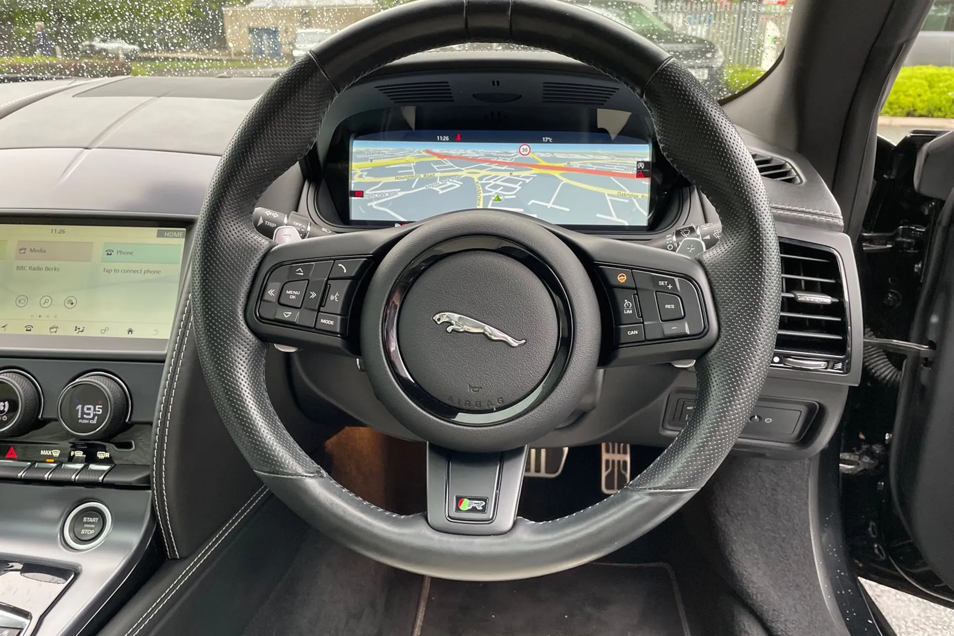 Jaguar F-TYPE thumbnail image number 11