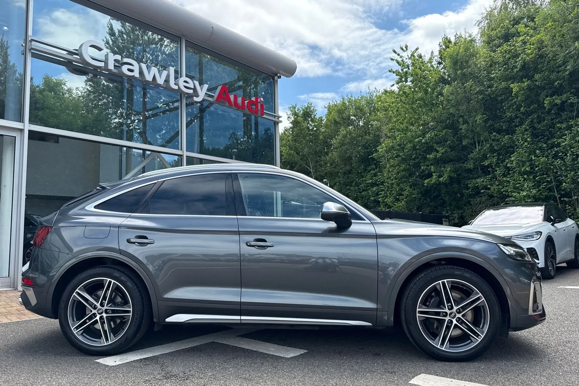 Audi Q5 thumbnail image number 2