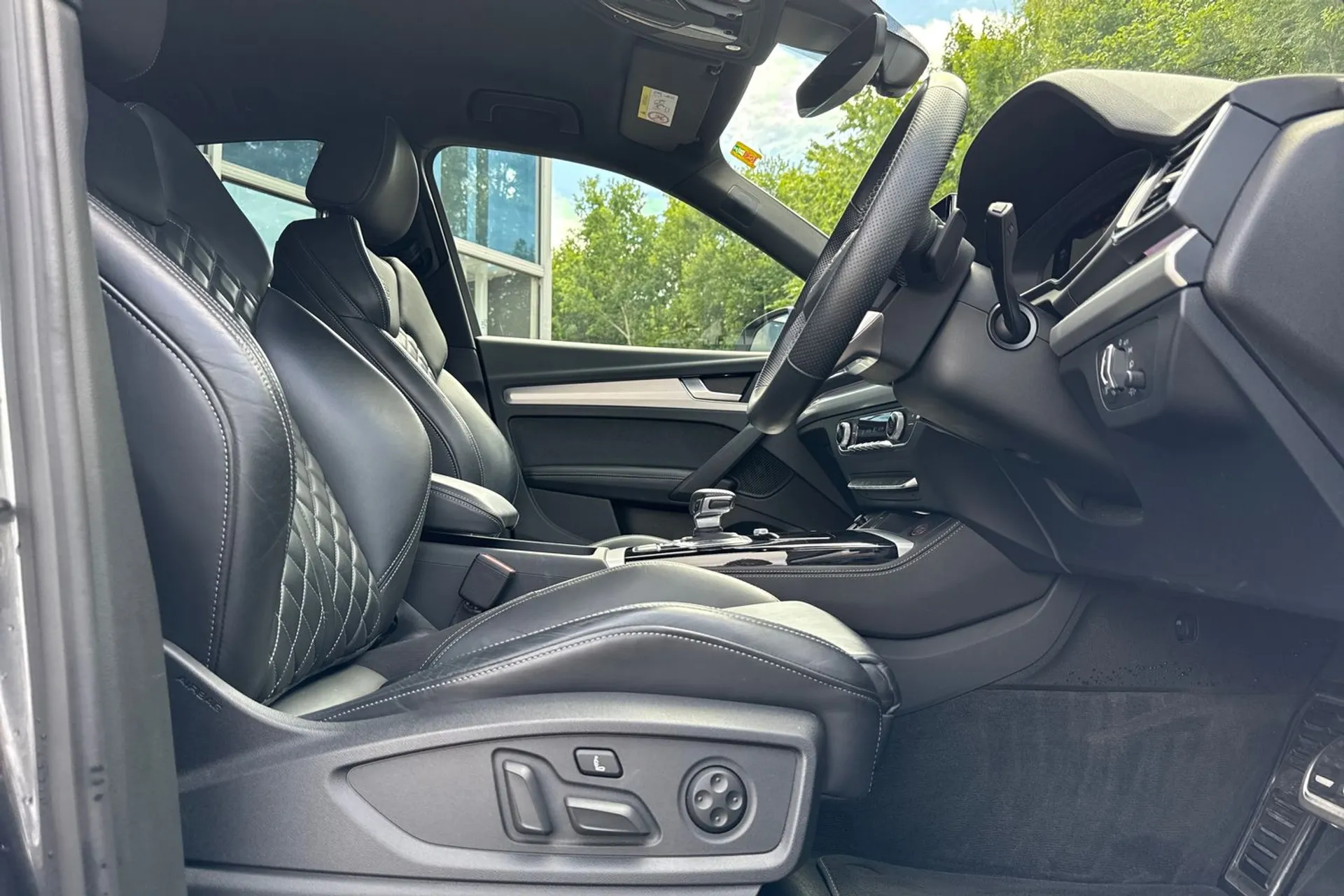 Audi Q5 thumbnail image number 24