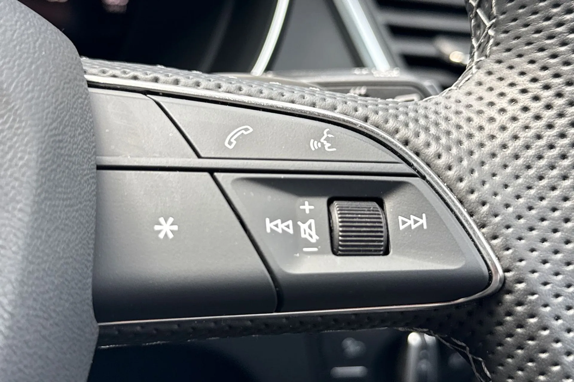 Audi Q5 thumbnail image number 37