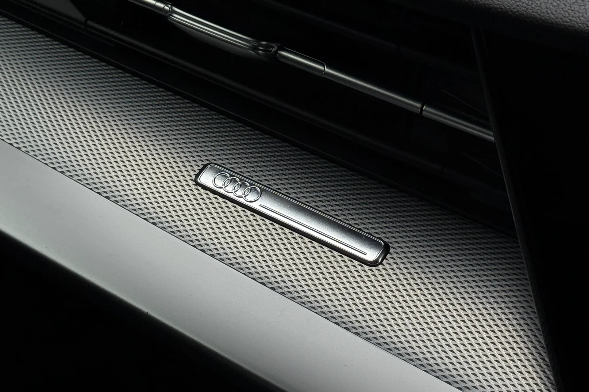 Audi A3 thumbnail image number 31