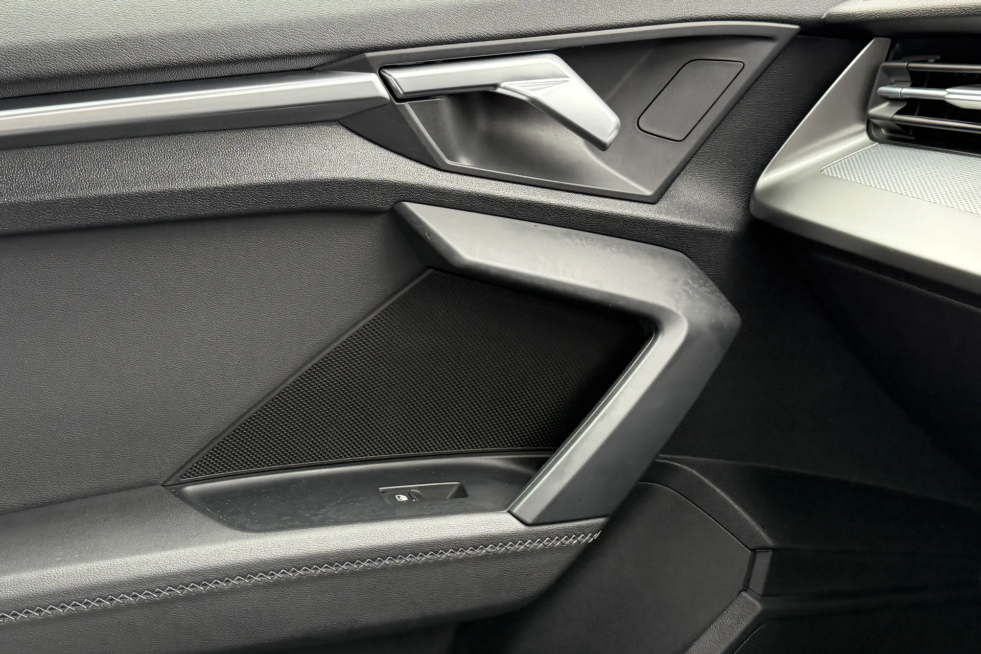 Audi A3 thumbnail image number 30