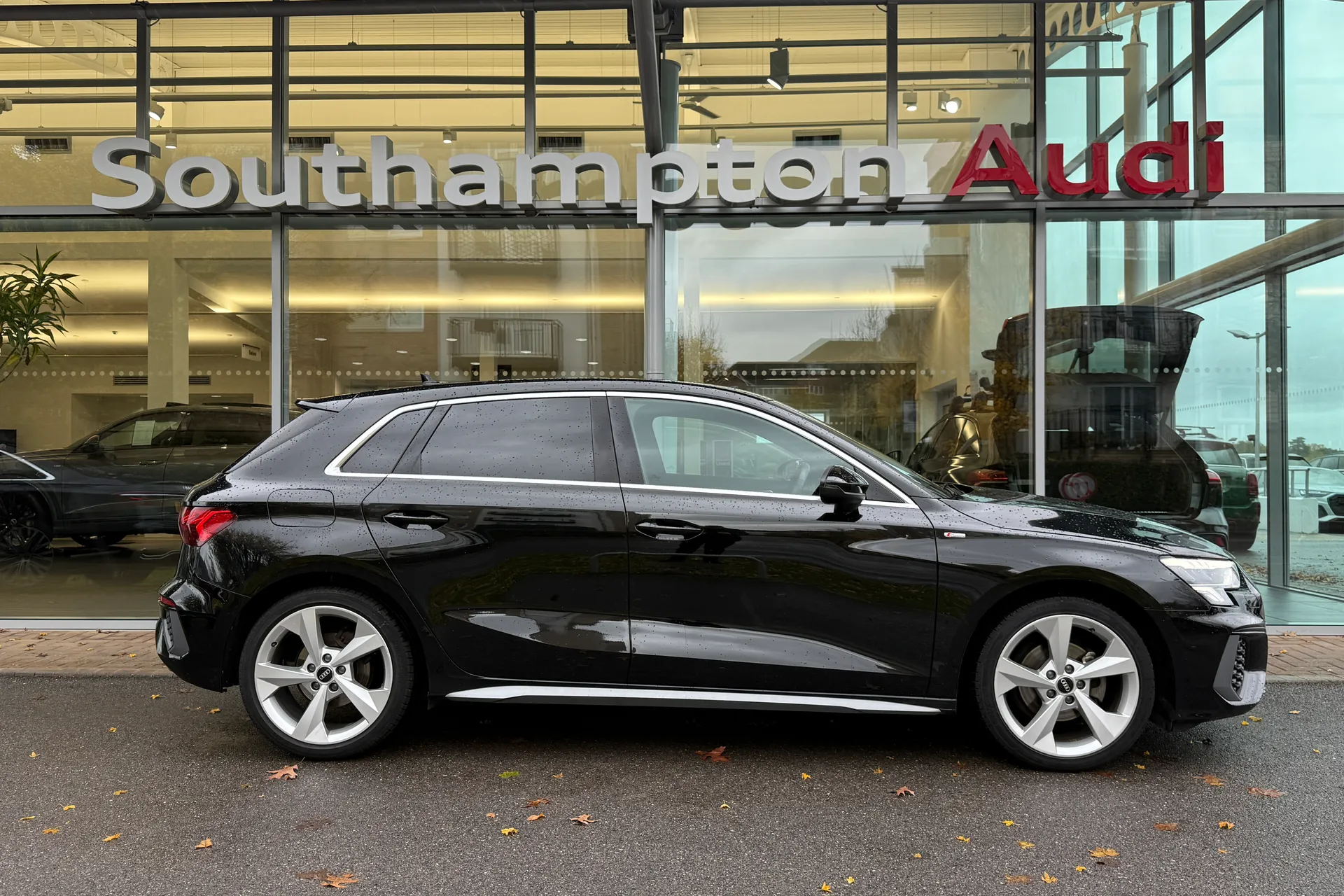 Audi A3 thumbnail image number 2