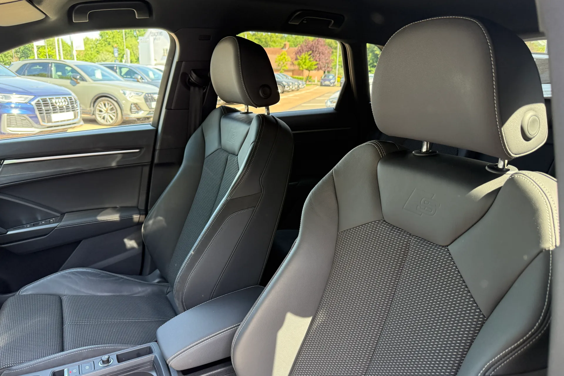 Audi Q3 thumbnail image number 52