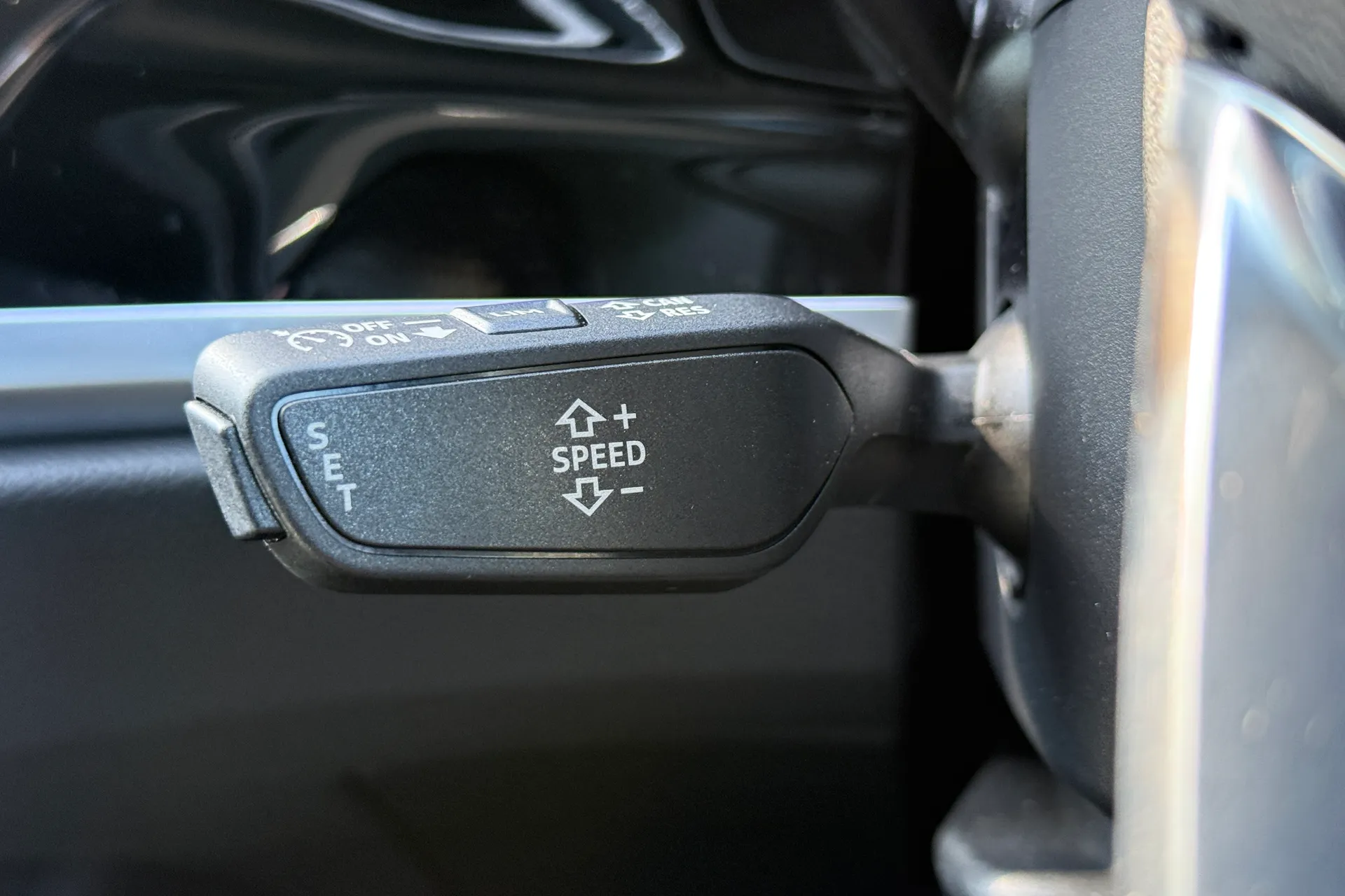 Audi Q3 thumbnail image number 15