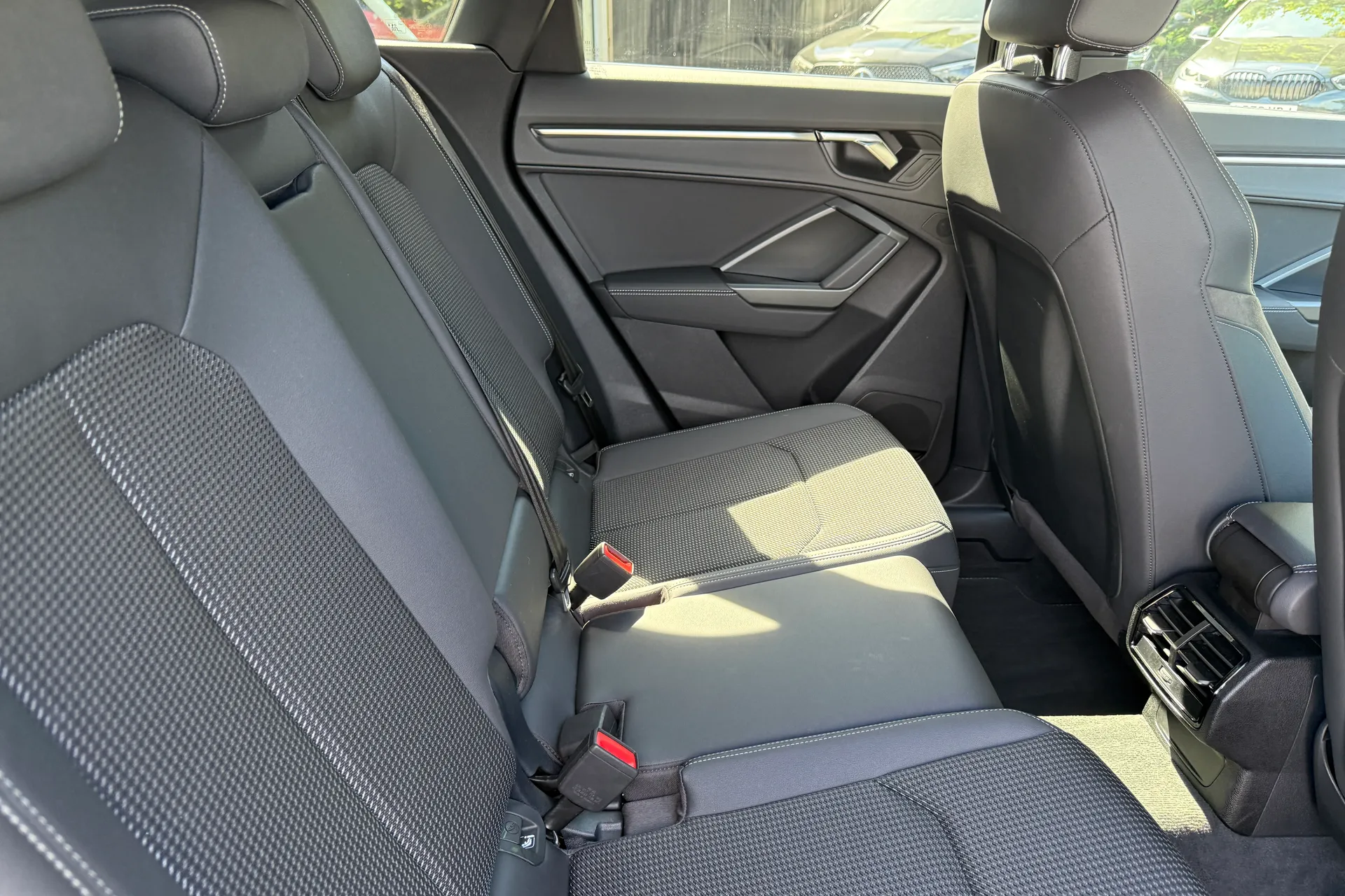 Audi Q3 thumbnail image number 34
