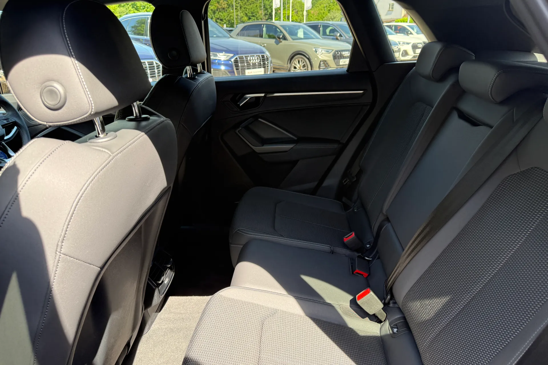 Audi Q3 thumbnail image number 50