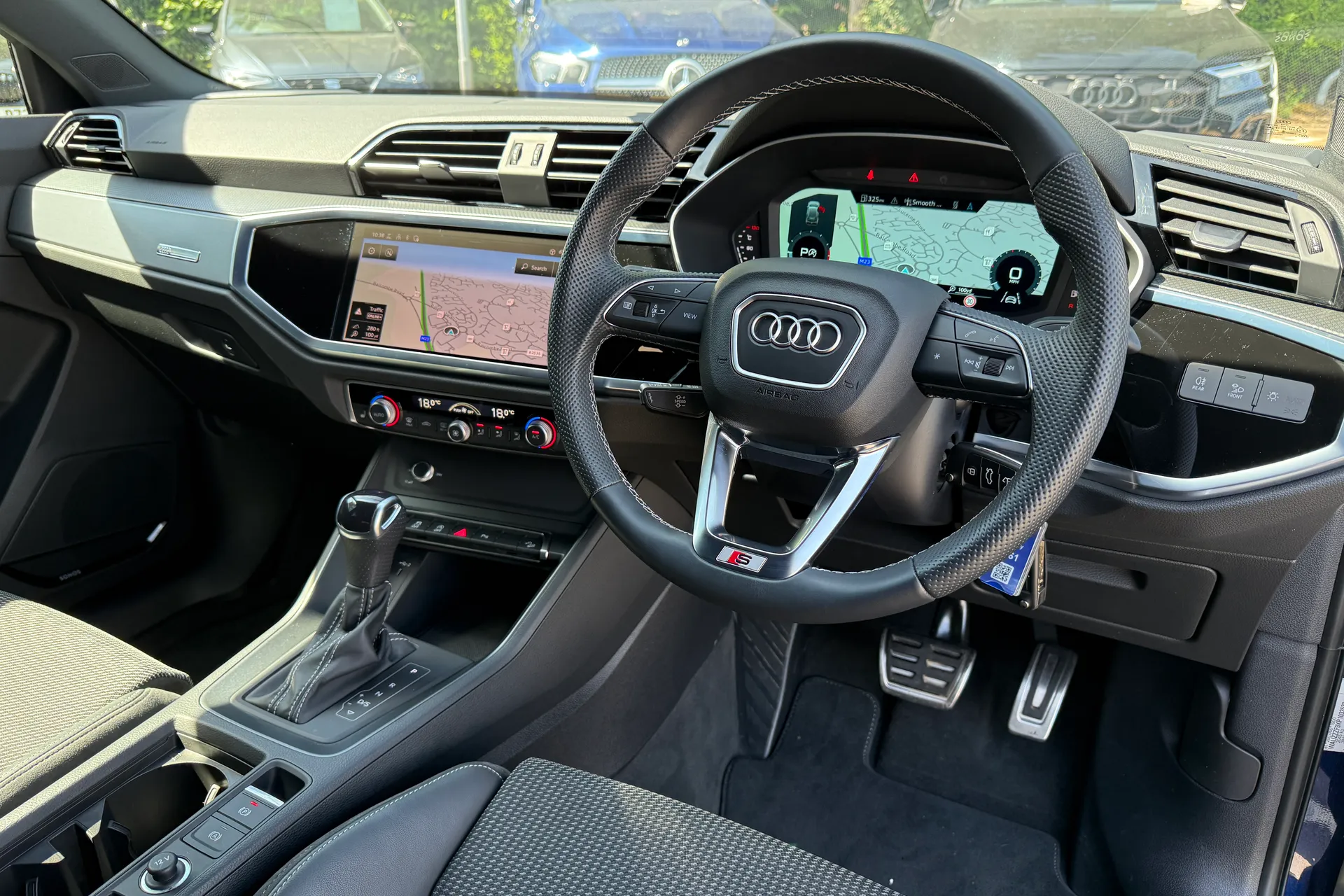 Audi Q3 thumbnail image number 28