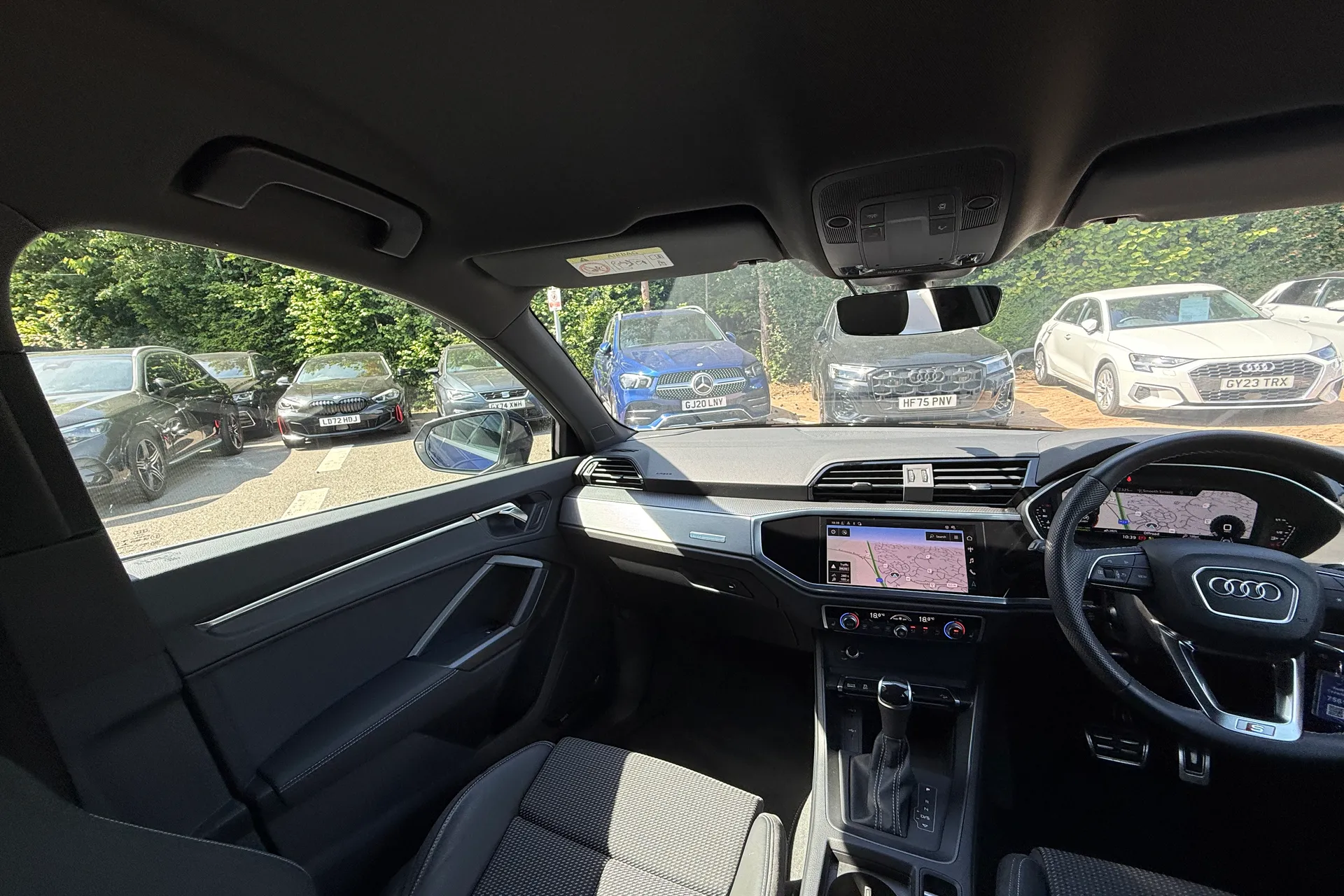 Audi Q3 thumbnail image number 36