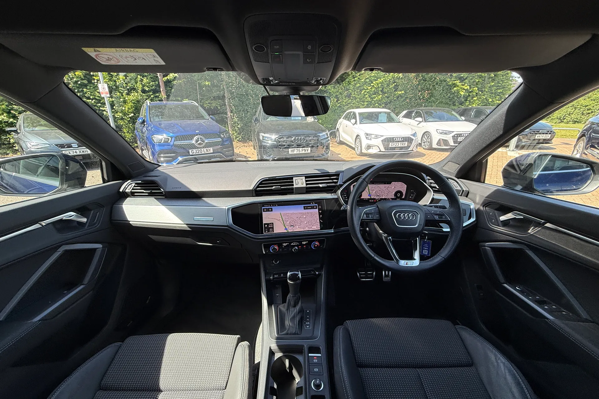 Audi Q3 thumbnail image number 3