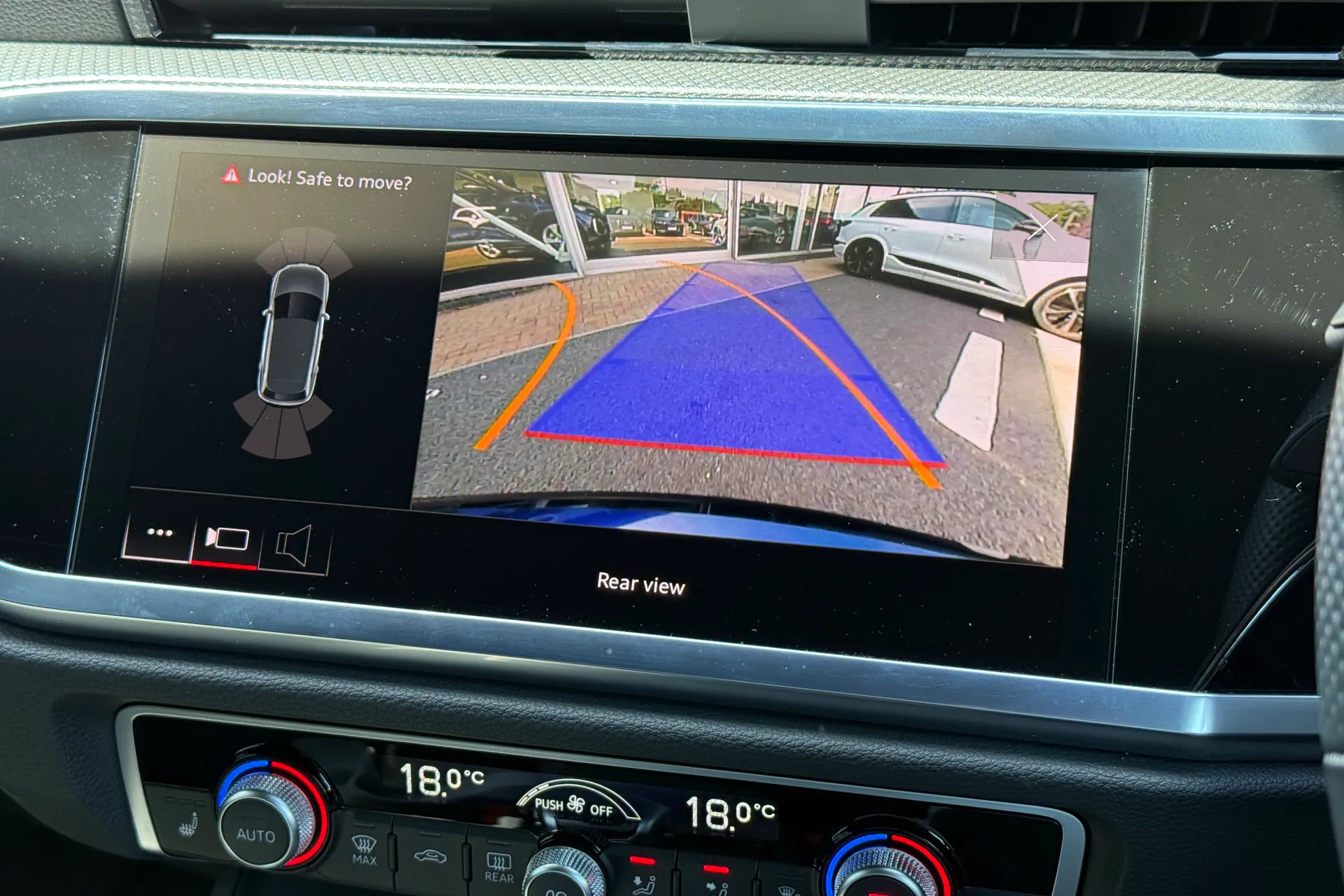 Audi Q3 thumbnail image number 4