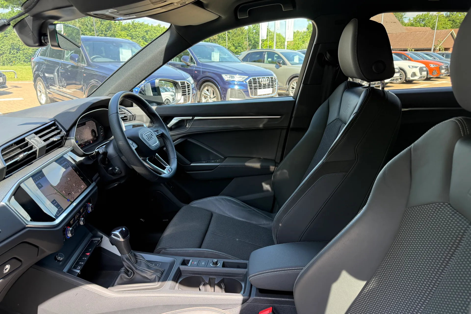 Audi Q3 thumbnail image number 53