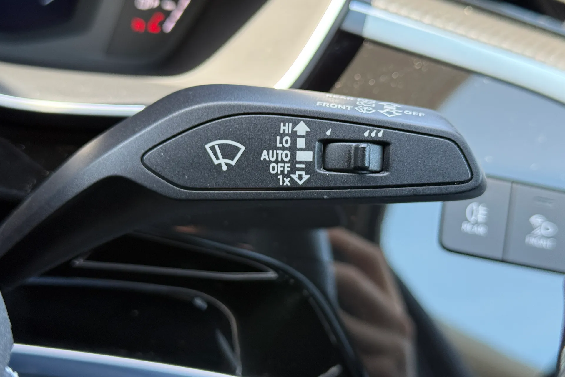 Audi Q3 thumbnail image number 17